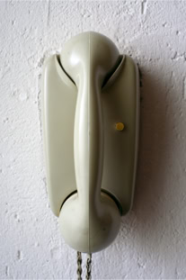 Fotografie mit dem Titel "Gegensprechanlage" aus der Fotoserie "bewohnt"